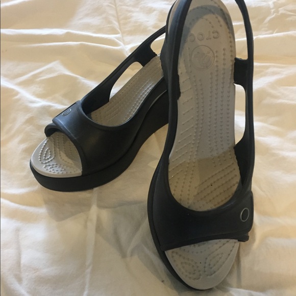 crocs wedge sandals ladies